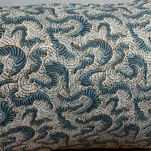 Walter G linen throw pillow, like new